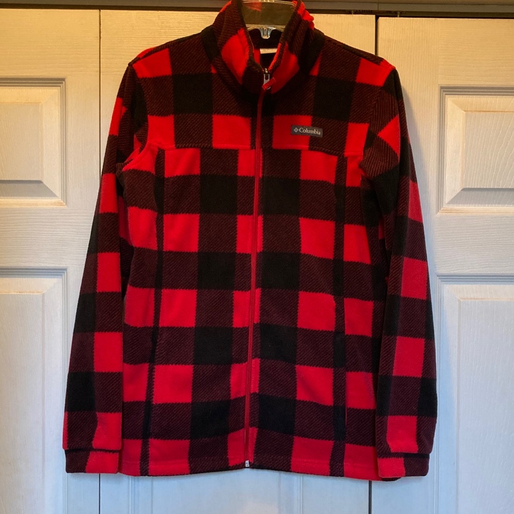 Buffalo Red Plaid Columbus Jacket size 18-20…. Girl or Boy…. Fits A woman’s S